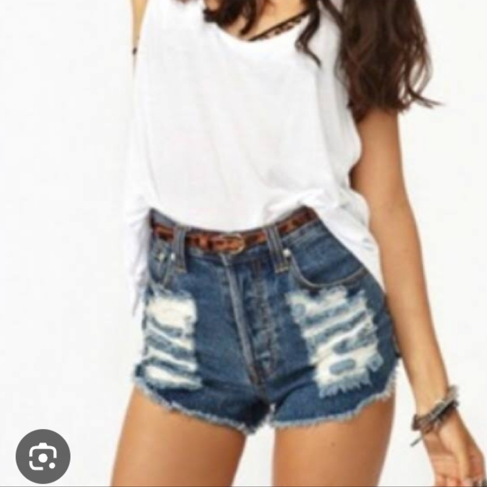 Mink Pink Slasher Distressed Cut Off Shorts SZ Small 28"